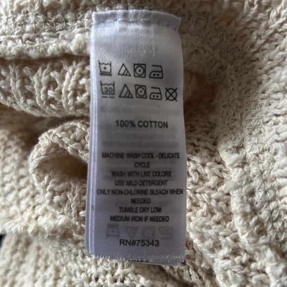 Ruby Moon Scoop Neck Cream Sweater With Scarp Hem - Picture 6 of 6